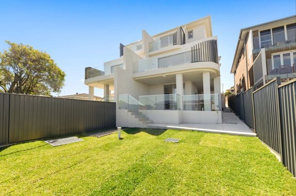 18a Lasseter Avenue, Chifley NSW 2036 - House For Rent | Domain - Photo 1