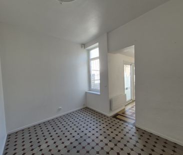 Location Appartement 1 pièce 35m² HENIN BEAUMONT 62110 - Photo 6