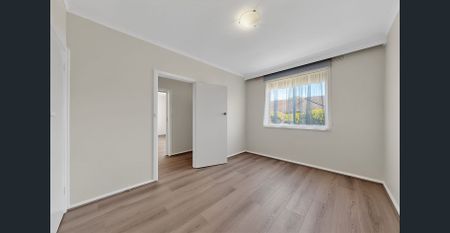 Stylish & Convenient Living in the Heart of Mitcham! - Photo 4