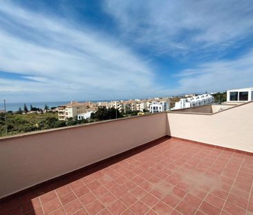 3 bedroom luxury House for rent in Benagalbón, Andalusia - Photo 4