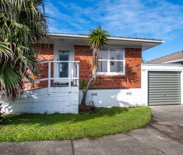 Warm & Sunny 2-Bedroom Home - Photo 4