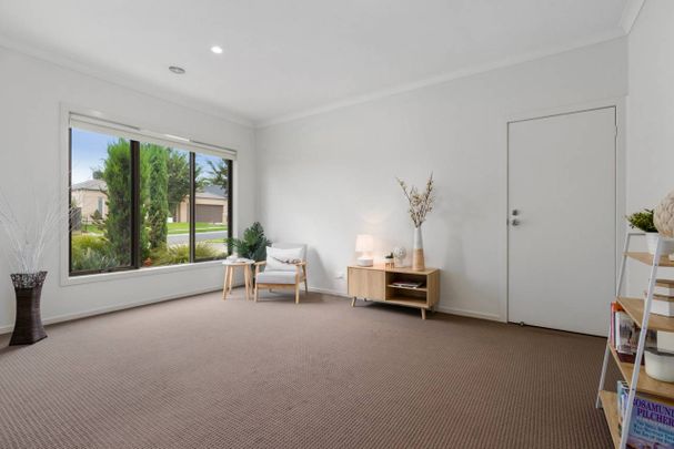 SITUATED IN POPULAR ARENA ESTATE..IS THIS SOUGHT AFTER 4 BEDROOM FAMILY HOME... - Photo 1