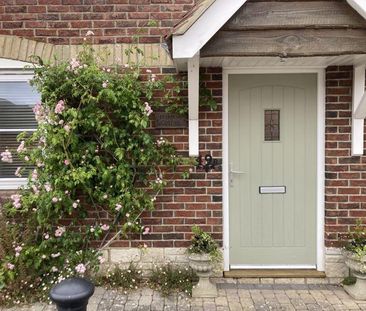 2 bedroom semi-detached house to rent - Photo 6