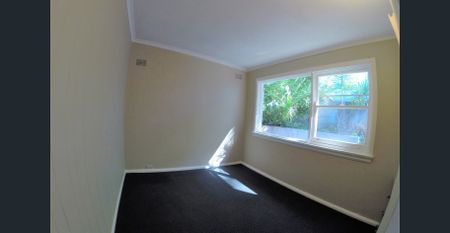 CLASSIC BEACH HOUSE - WALK TO EVERYTHING! - Photo 2