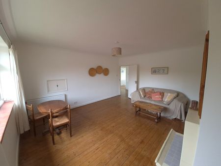 2 Bed Maisonette, Cambridge Court, SW20 - Photo 2