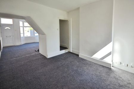 2 bedroom terraced house to rent - Photo 2