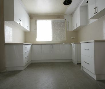 RENOVATED 4 BEDROOM FAMILY HOME IN SPRINGVALE - Photo 3