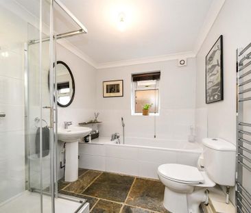 4 bedroom detached house to rent - Photo 1