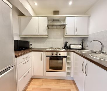 Waterloo Road, Stalybridge - Photo 6