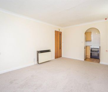 1 bedroom retirement property to rent - Photo 4