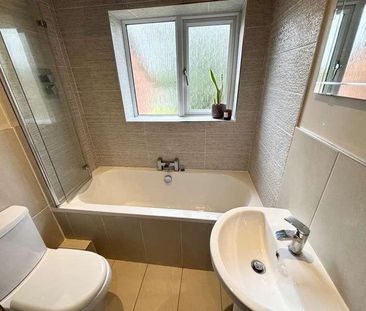 Featherstone Crescent, Shirley, Solihull, B90 - Photo 4