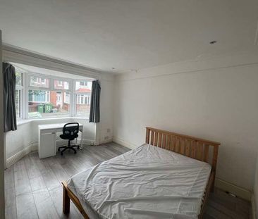 Milton Road, SO15 - Photo 4