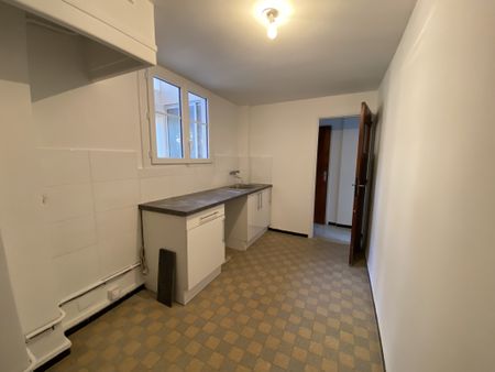 Location Appartement 3 pièces 57m² TOULON 83000 - Photo 2