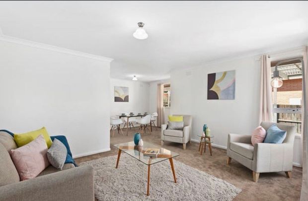 Glen Waverley - Photo 1