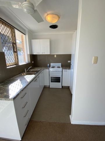 Bright & Modern 3x1 Home in a Prime Location - Photo 5