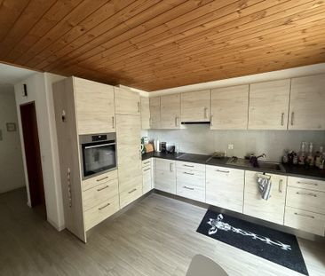 Spacious and view of the countryside - Photo 6