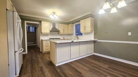 For Lease - 28 Mullen Drive, Ajax, Ontario - Photo 2