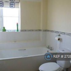 4 bedroom semi-detached house to rent - Photo 1