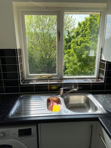 2 Bed Flat, Sheppard Drive, SE16 - Photo 4