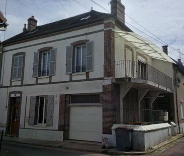 Location Appartement 2 pièces 46m² VILLENEUVE SUR YONNE 89500 - Photo 4