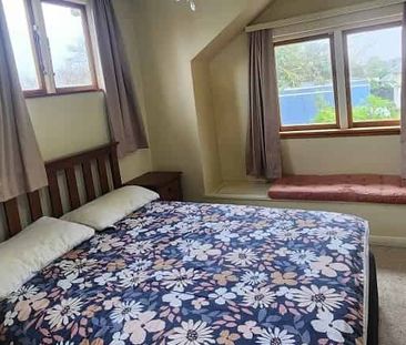 Ensuite Room for Rent – Central Location - Photo 3