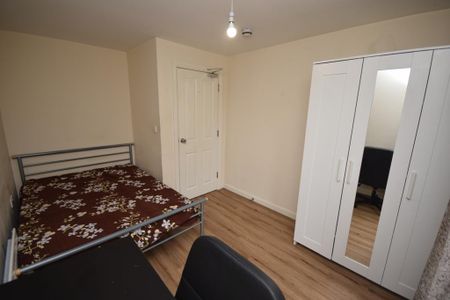 4 bedroom house to rent - Photo 3