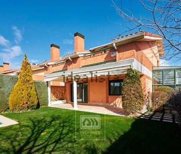 Alquiler de chalet pareado en Encinar de los Reyes - Photo 5