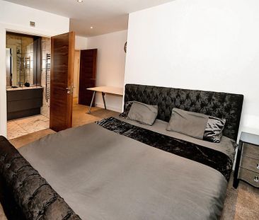 2 bedroom flat to rent - Photo 2