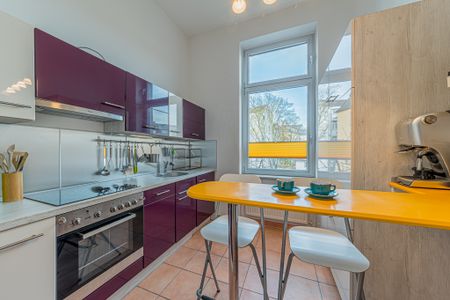 City-Residence: Gemütliche 3 Zimmer-Wohnung mit Gästezimmer und Balkon - Photo 2