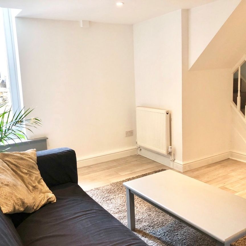 2 Bed Flat, Etta Street, SE8 - Photo 1