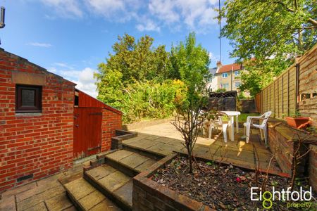 4 bedroom terraced house to rent - Photo 3