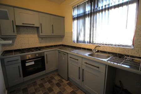 2 bedroom flat to rent - Photo 3