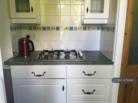 1 bedroom flat to rent - Photo 2