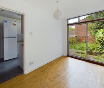3 bedroom terraced house to rent - Photo 6