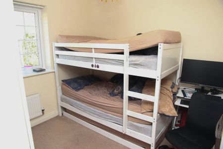 3 bedroom semi-detached house to rent - Photo 4