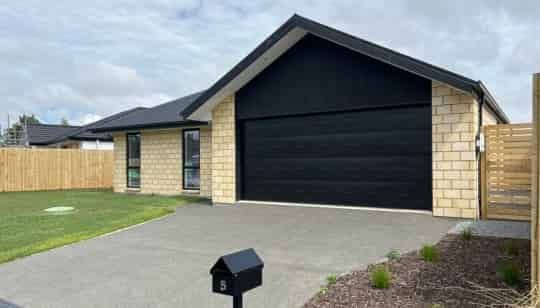 Homely in Halswell - Photo 1