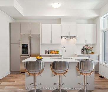 For Lease - 16 Tay Lane, Richmond Hill, Ontario - Photo 1