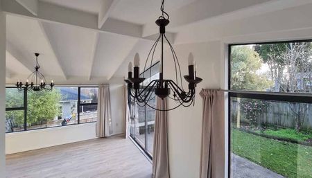 Forrest Hill family home - Photo 3