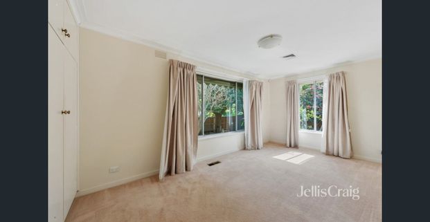 Hill Top Residence in Prime Locale - Photo 1