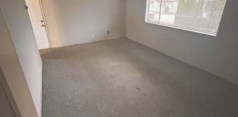 2 bed 1 bath Surrey top floor - Photo 2