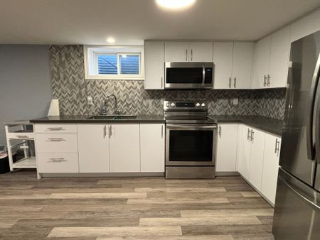 For Lease - 220 Pleasant Boulevard, Georgina, Ontario - Photo 2