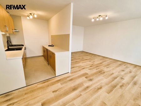 Pronájem bytu 3+1 80 m² - Фото 3