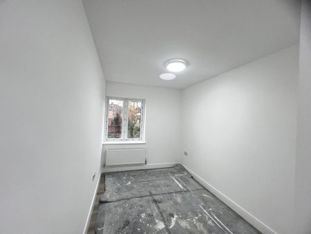 6 bedroom semi-detached house to rent - Photo 3