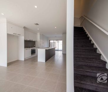 COMFORTABLE LIVING IN THE HEART OF CARDINIA LAKES - Photo 4