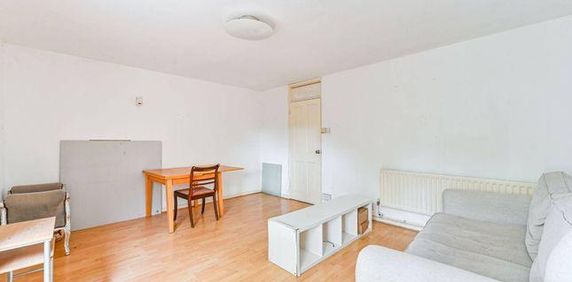 2 bedroom maisonette to rent - Photo 2