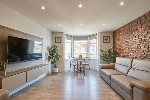 Eastborough - Photo 1