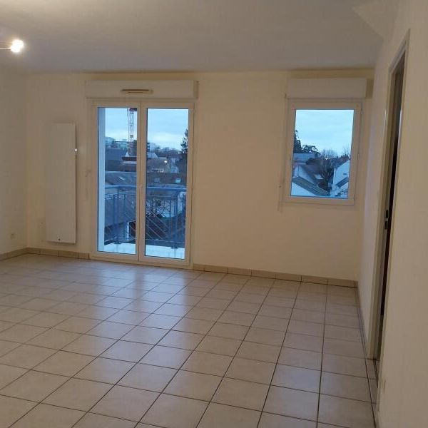 Location Appartement 3 Pièces 84 m² - Photo 1