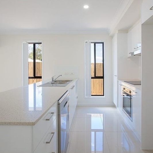 Stylish Duplex in Prime Brassall - Photo 1