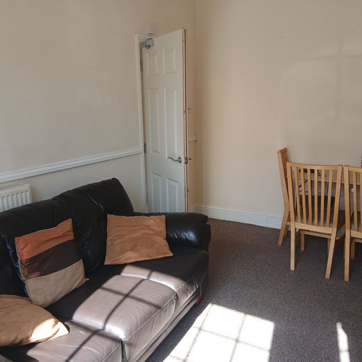 4 bed terraced house to rent in Avenue Road, Norwich, Norfolk - Photo 1