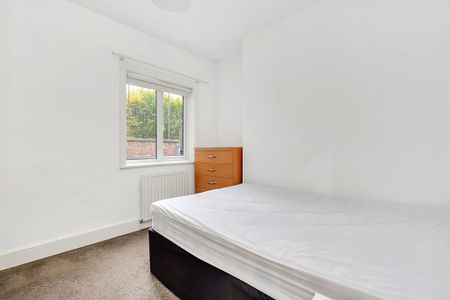 4 bedroom terraced house to rent - Photo 2